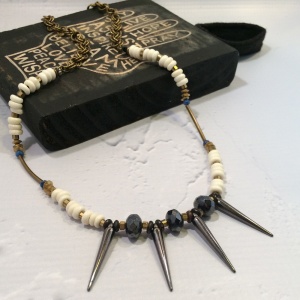 tribal-jewelry_spike-pendant-necklace_lapis